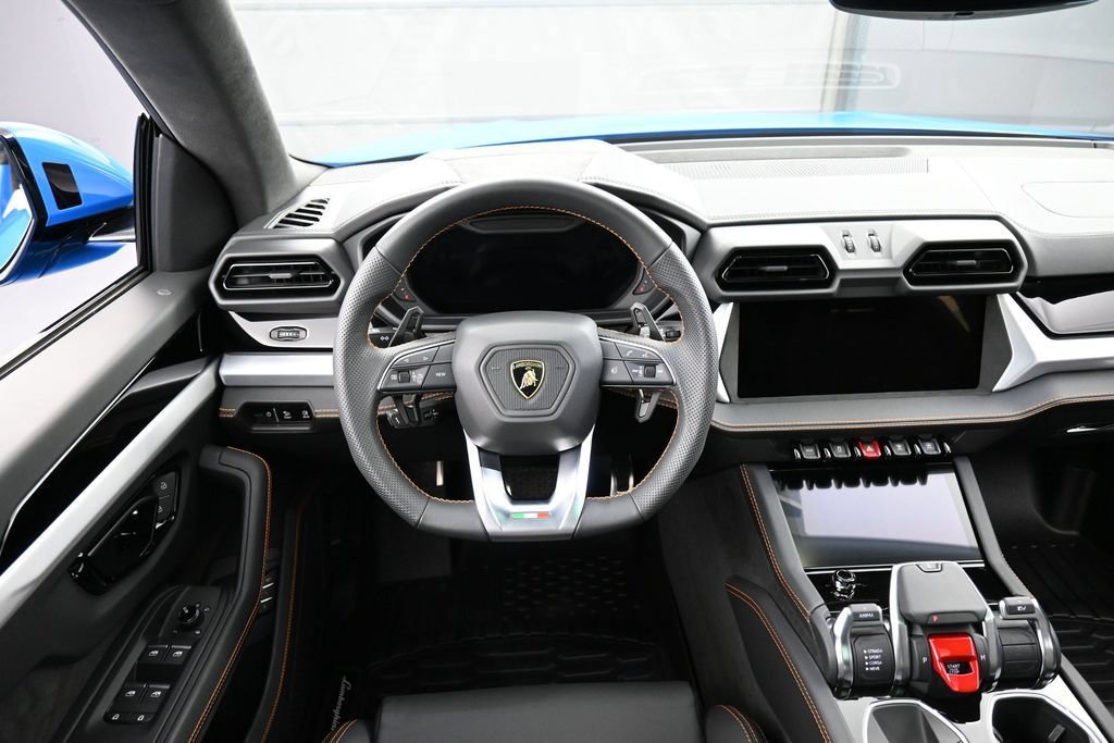 Used 2025 Lamborghini Urus SE AWD/4WD image 17