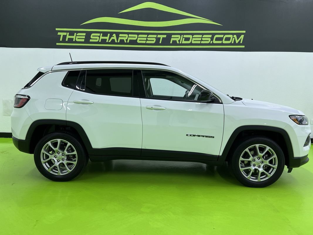 Used 2022 Jeep Compass Latitude AWD/4WD image 11