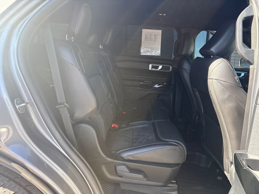 Used 2022 Ford Explorer ST w/ ST Street Pack image 17