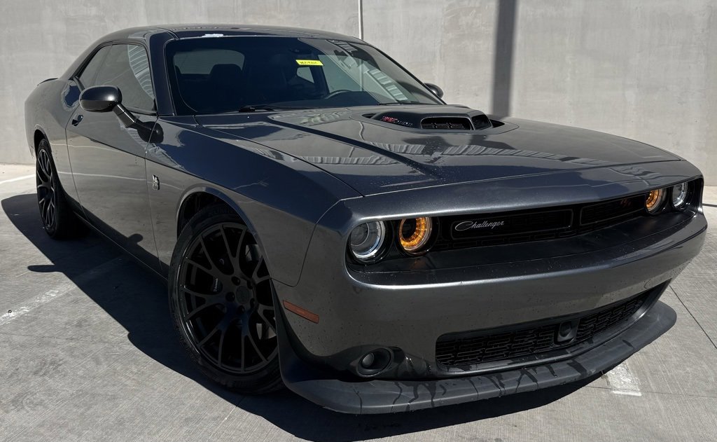 Used 2016 Dodge Challenger R/T Scat Pack image 1