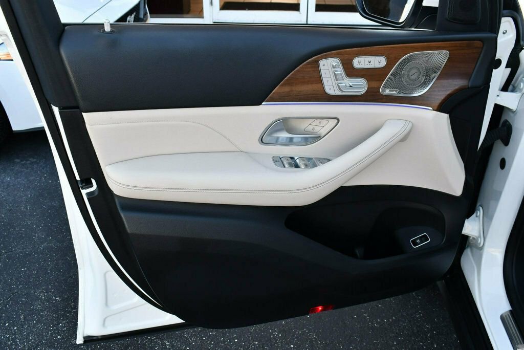 Used 2024 Mercedes-Benz GLE 450 4MATIC image 11