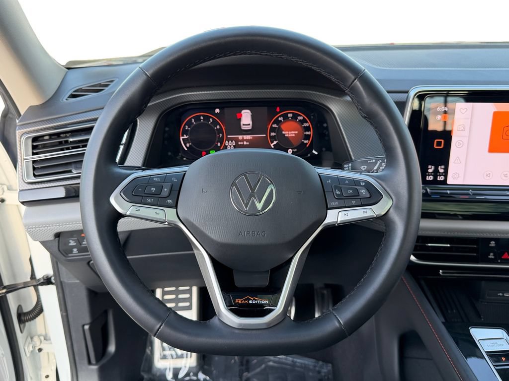 Used 2025 Volkswagen Atlas Peak Edition SE AWD/4WD image 18