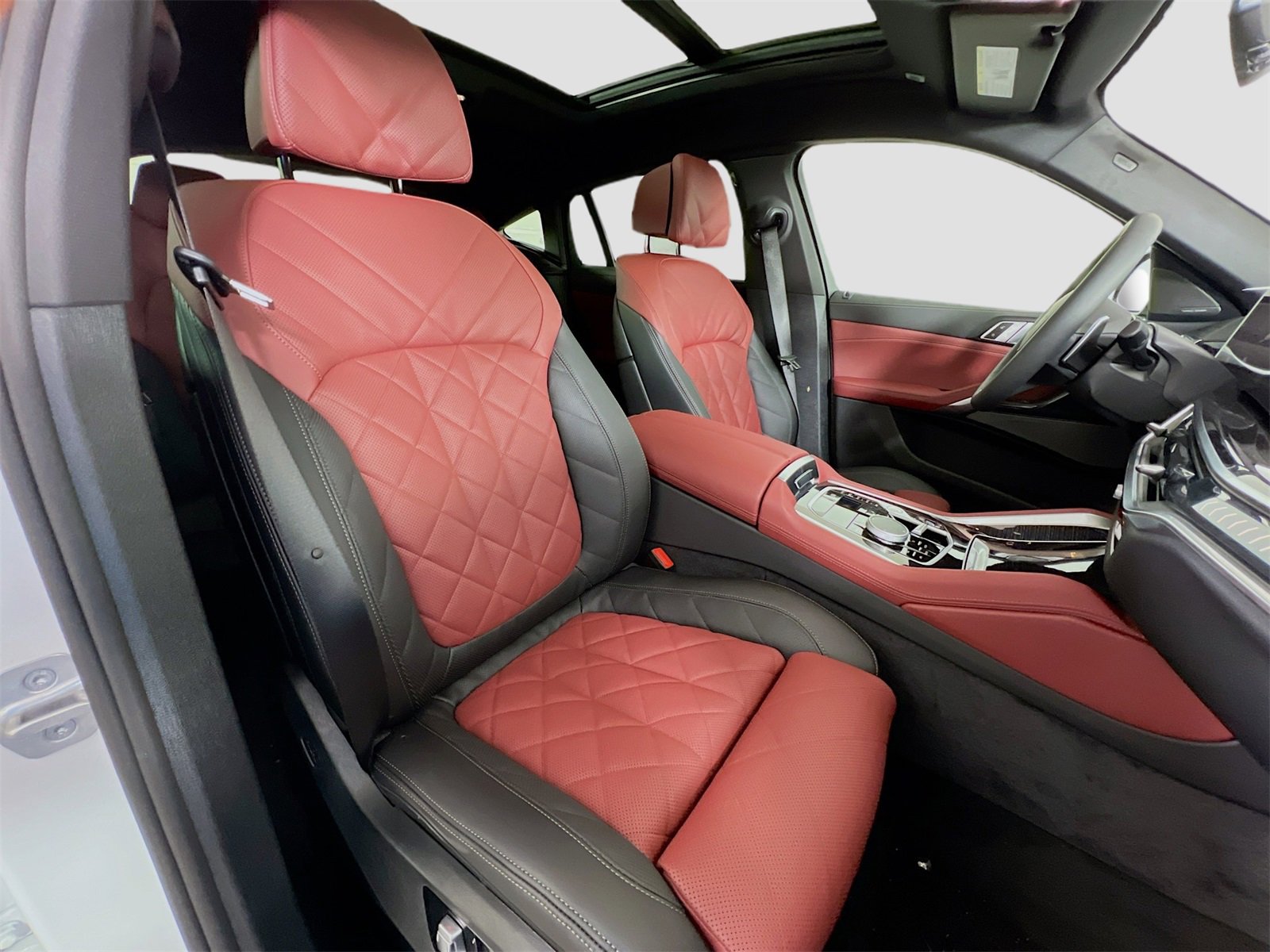 New 2026 BMW X6 xDrive40i w/ Climate Comfort Package image 31