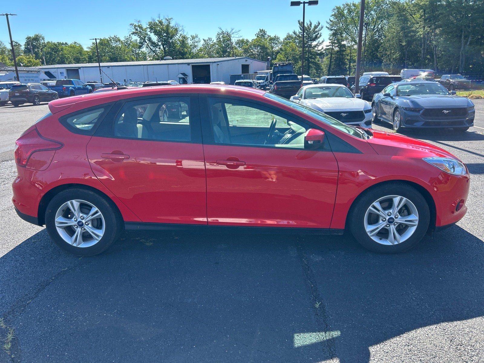 Used 2014 Ford Focus SE FWD image 4
