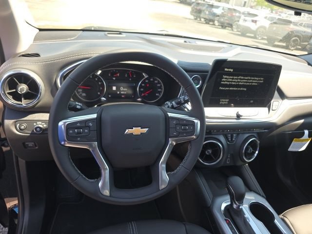 New 2026 Chevrolet Blazer LT w/ Sound & Technology Package AWD/4WD image 18