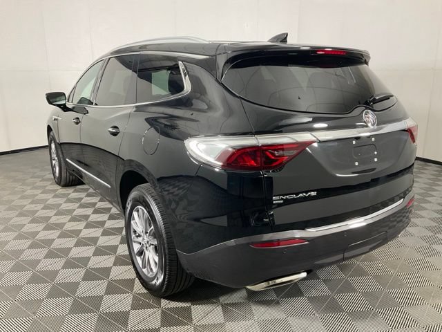 Used 2024 Buick Enclave Essence AWD/4WD image 4