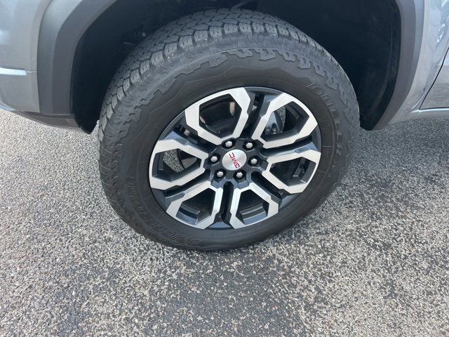 Used 2024 GMC Canyon AT4 w/ Technology Package image 10