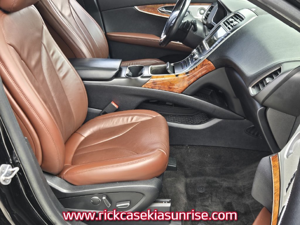 Used 2018 Lincoln MKX Reserve w/ Luxury Package FWD image 18