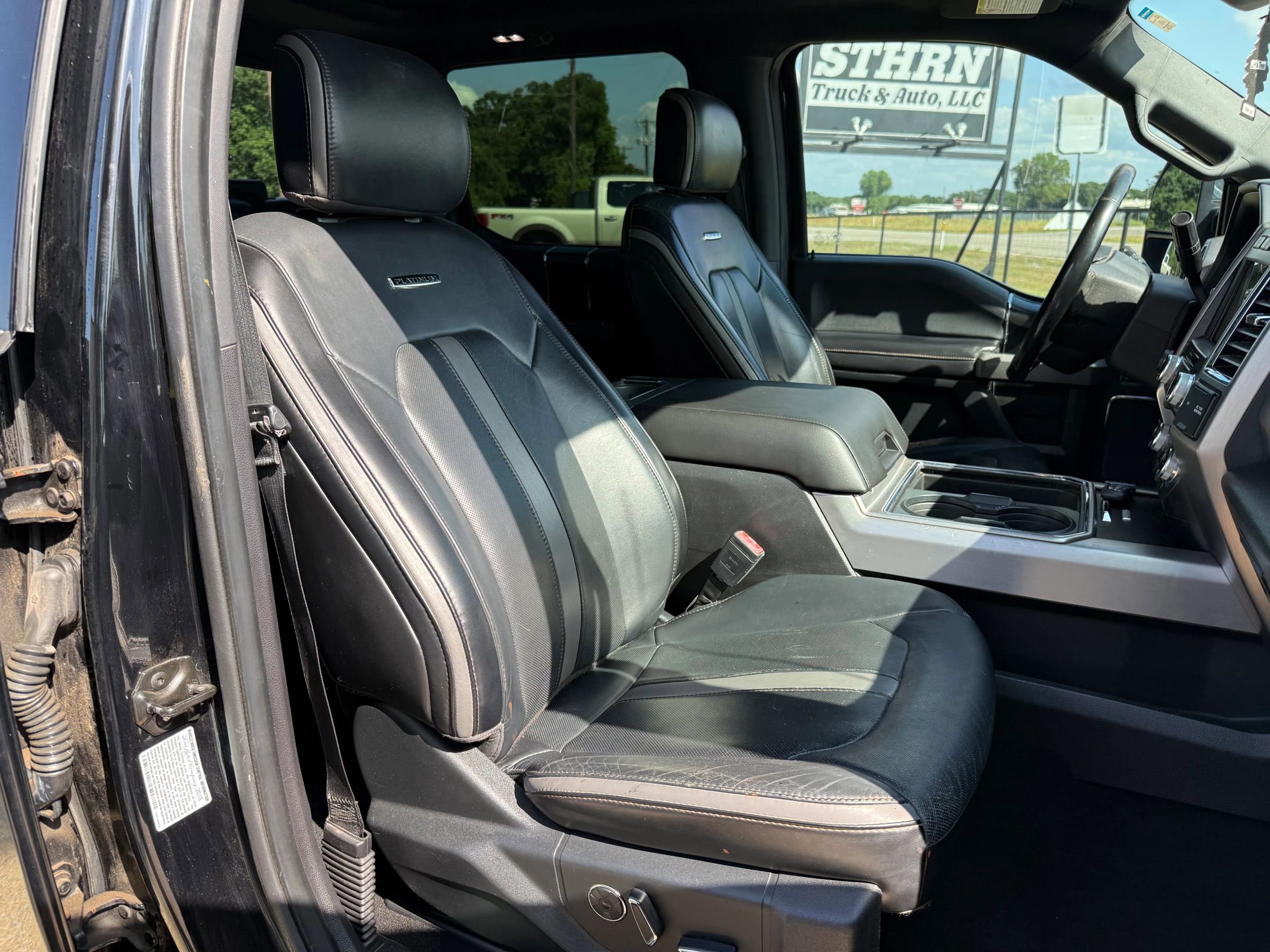 Used 2018 Ford F350 Platinum w/ Platinum Ultimate Package AWD/4WD image 13