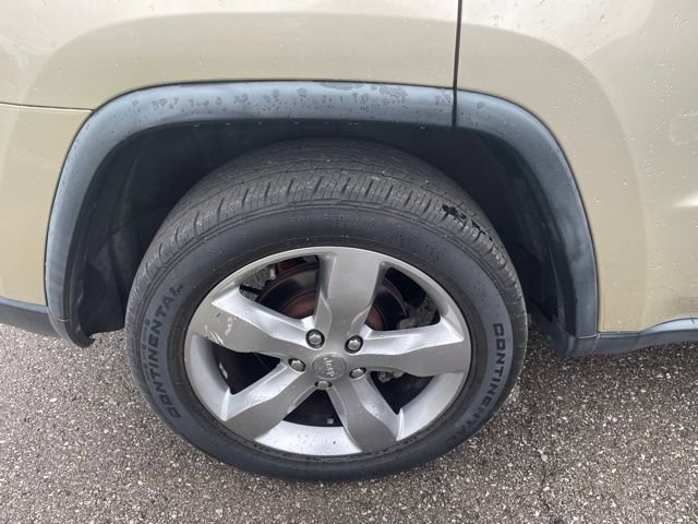 Used 2011 Jeep Grand Cherokee Overland AWD/4WD image 8