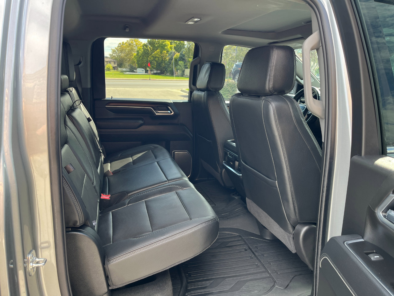 Used 2025 GMC Sierra 3500 Denali w/ Denali Reserve Package image 6