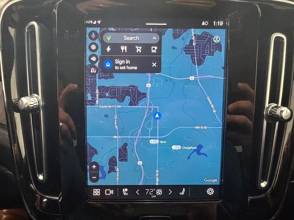 Used 2023 Volvo C40 P8 Recharge Ultimate image 19