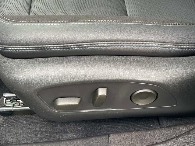 Used 2025 Chevrolet Equinox EV LT w/ Convenience Package image 22