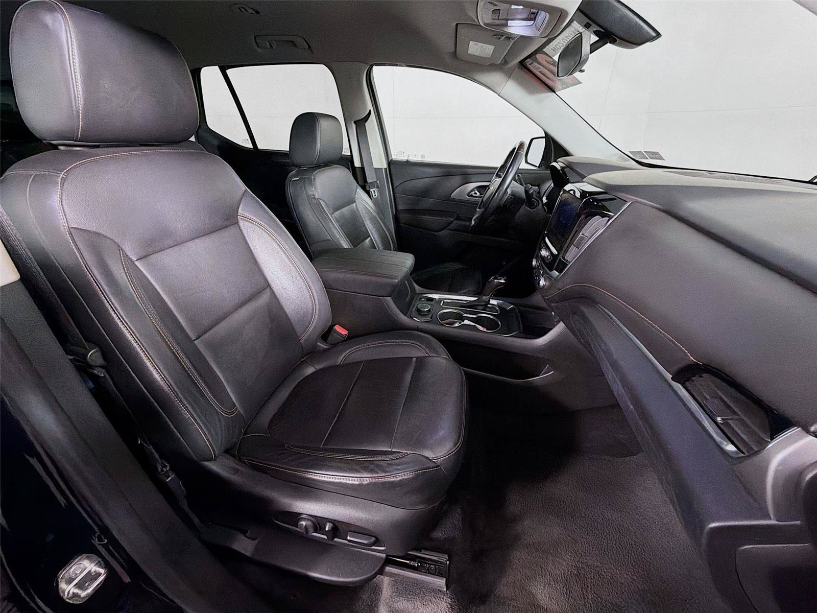 Used 2020 Chevrolet Traverse LT AWD/4WD image 30