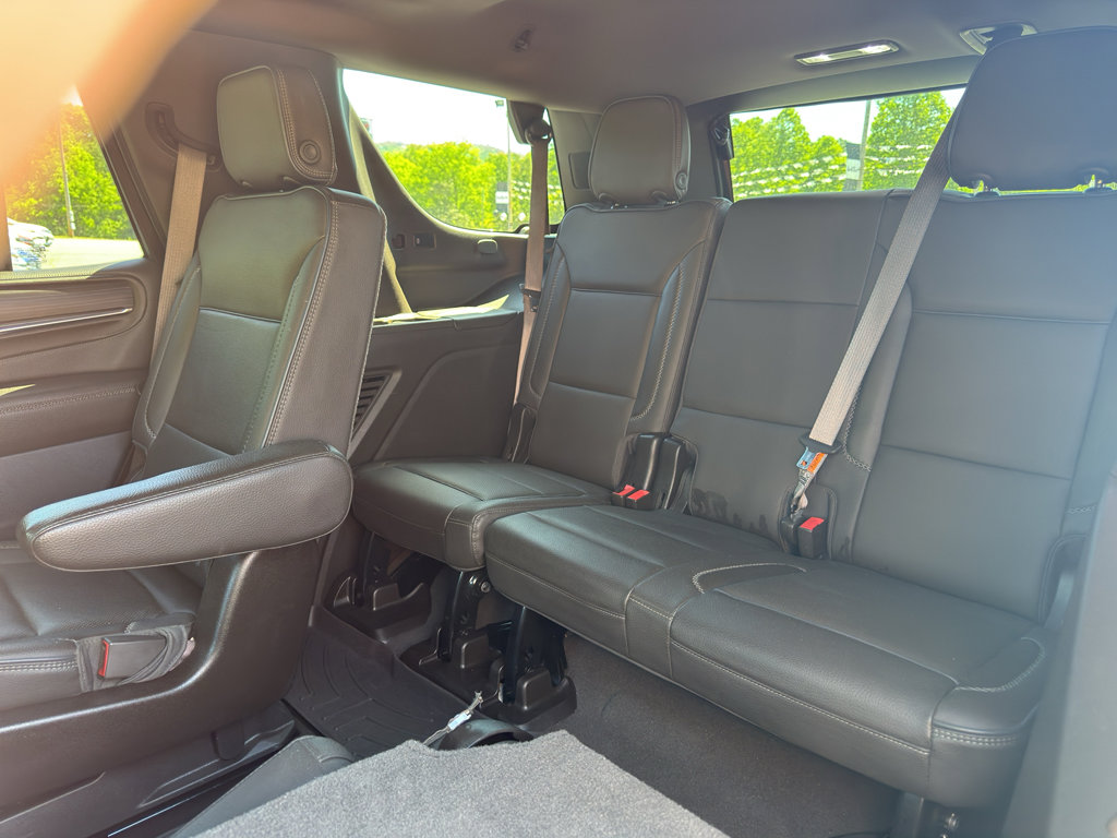 Used 2021 GMC Yukon Denali w/ Denali Premium Package AWD/4WD image 19