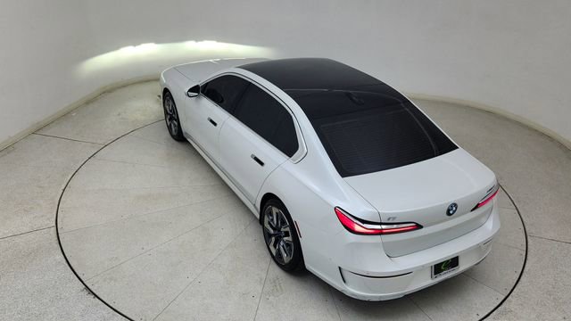 Used 2023 BMW i7 xDrive60 w/ Executive Package 2 image 85