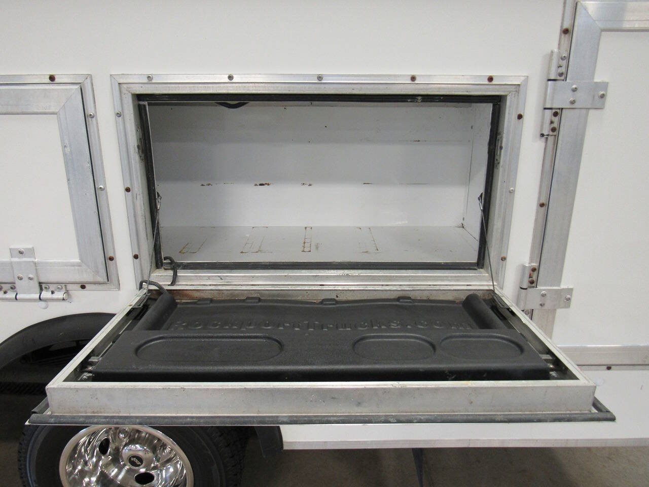 Used 2019 Ford E-450 and Econoline 450 Super Duty w/ Power Windows & Locks Group RWD image 23