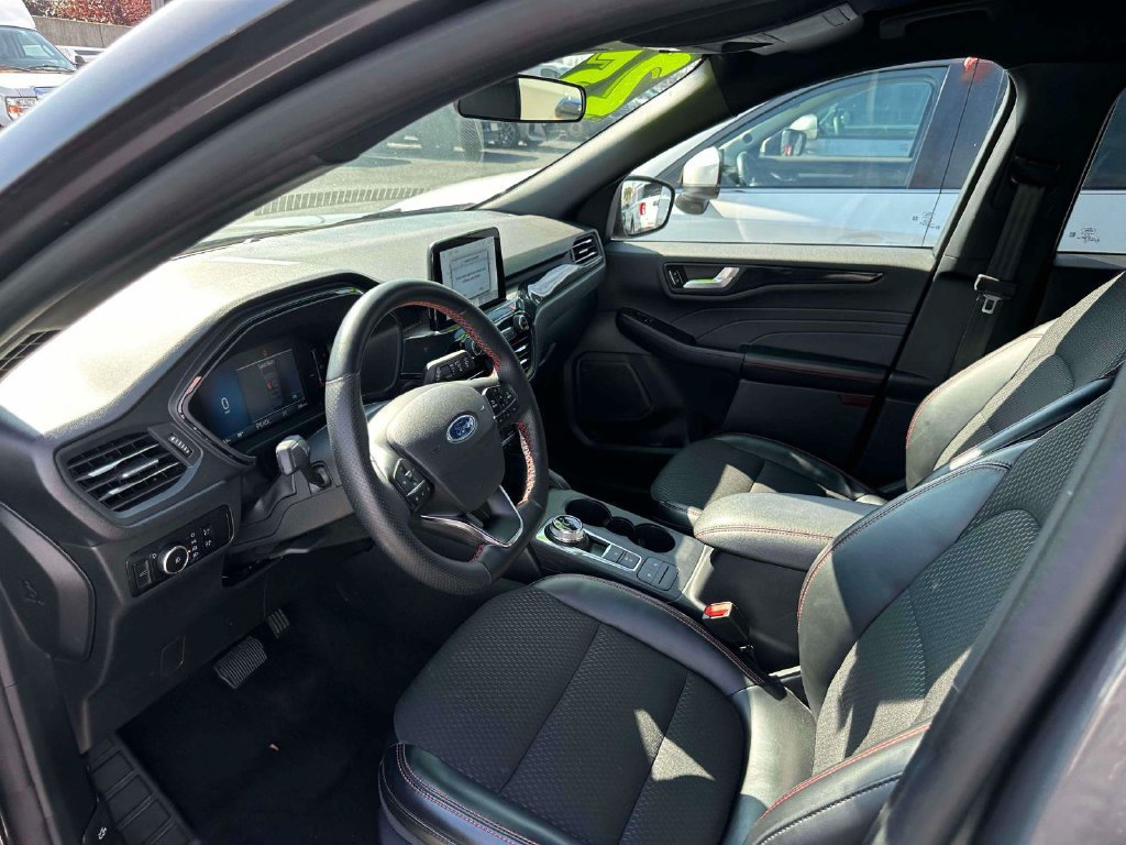 Used 2025 Ford Escape ST-Line Select AWD/4WD image 15