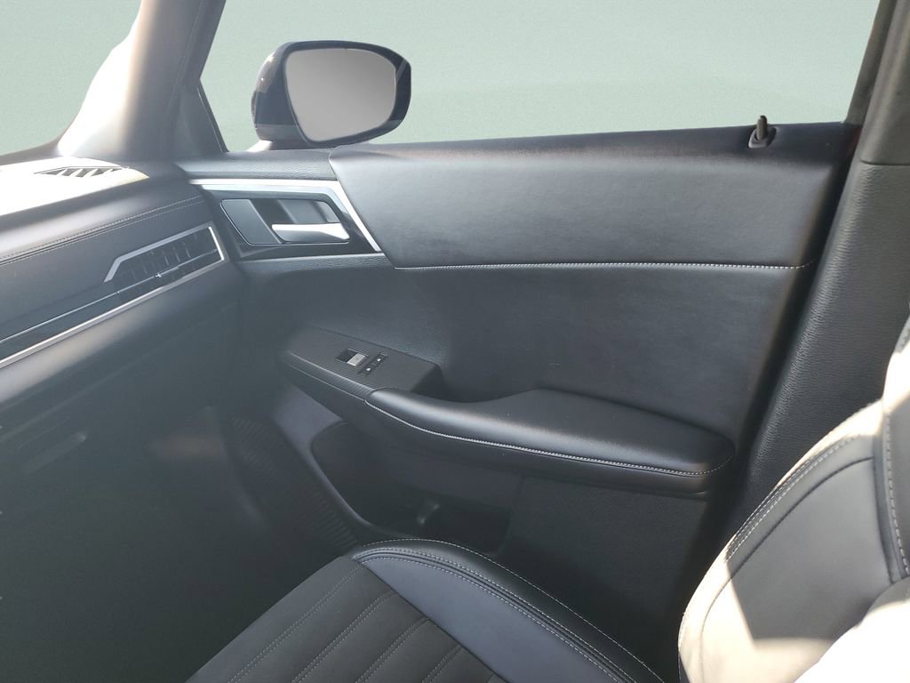 Used 2024 Mitsubishi Outlander SE Black Edition FWD image 13