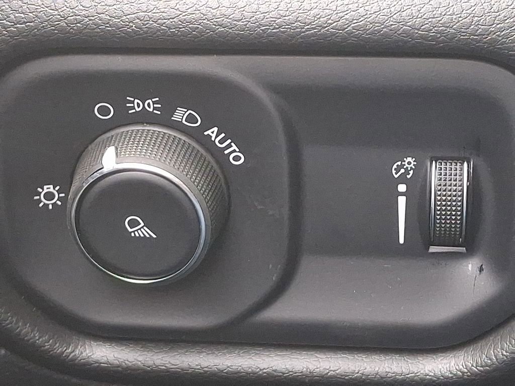 Used 2024 RAM 2500 Tradesman w/ Chrome Appearance Group image 22