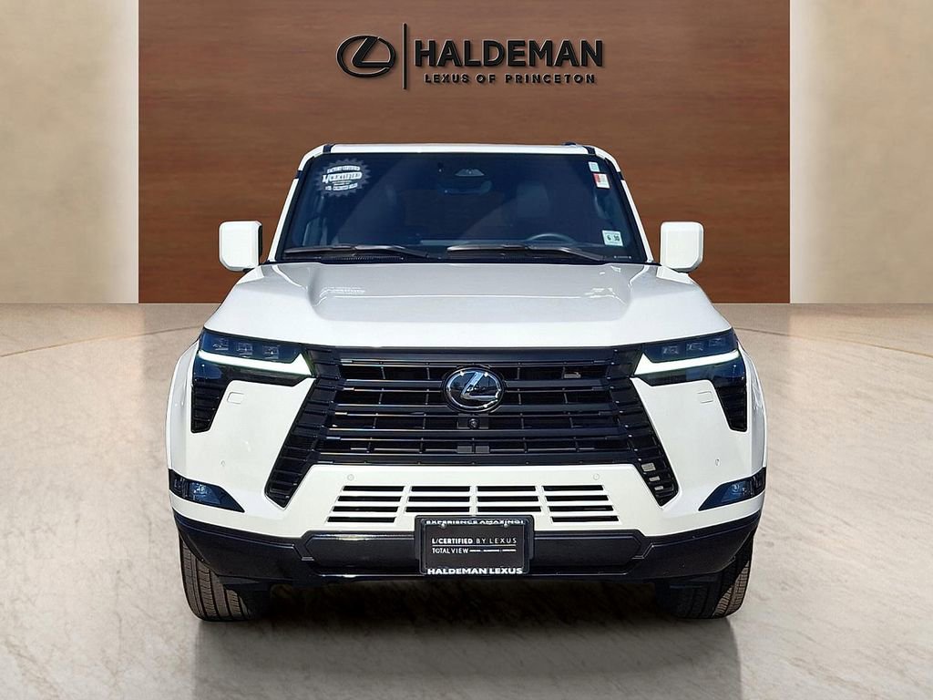 Used 2025 Lexus GX 550 w/ Accessory Package (2T) image 2