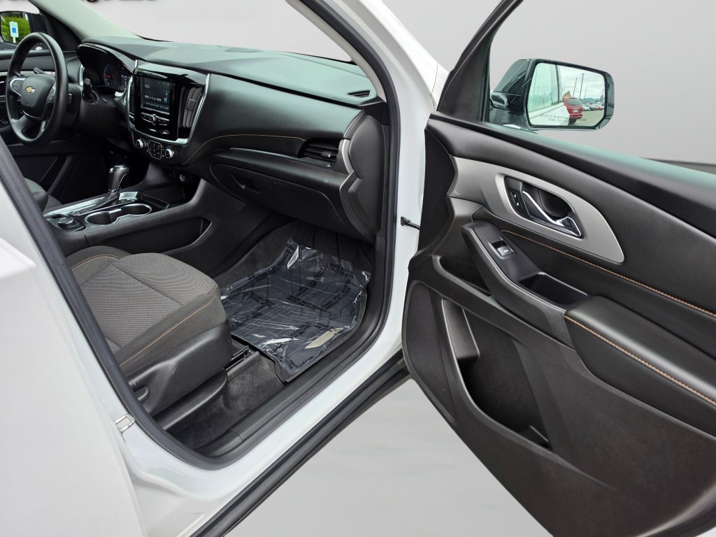 Used 2018 Chevrolet Traverse LS w/ LPO, Floor Liner Package AWD/4WD image 31
