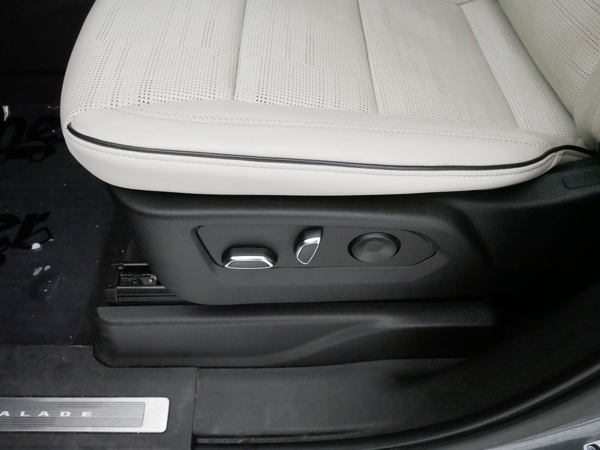 Used 2022 Cadillac Escalade ESV Sport w/ Touring Package image 20