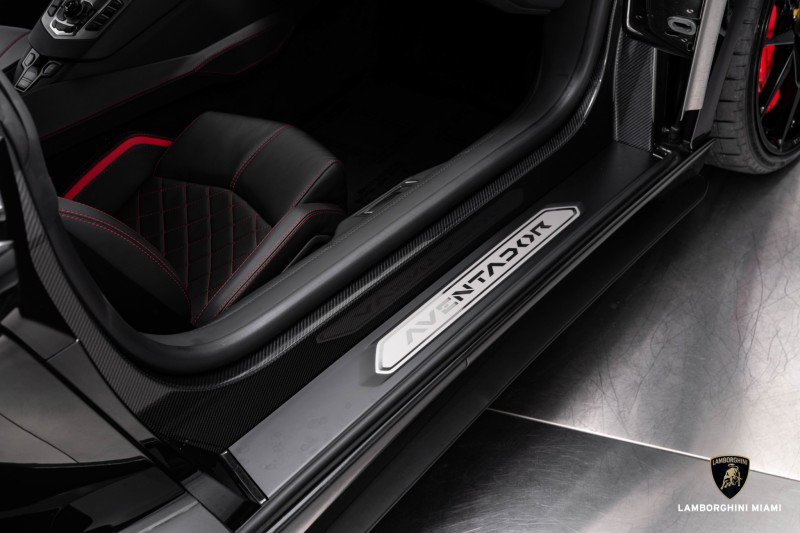 Used 2018 Lamborghini Aventador S image 58