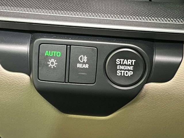 Certified 2025 Porsche 911 Carrera image 32