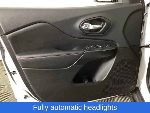 Used 2023 Jeep Cherokee Trailhawk image 14