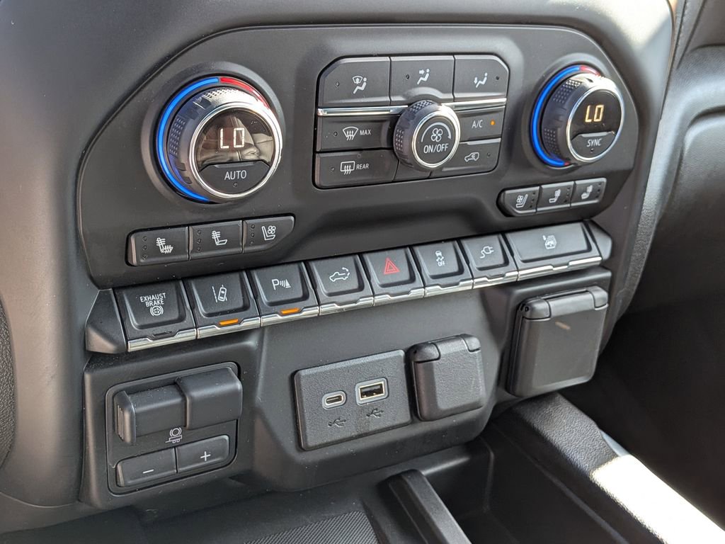 Used 2020 Chevrolet Silverado 2500 High Country image 24