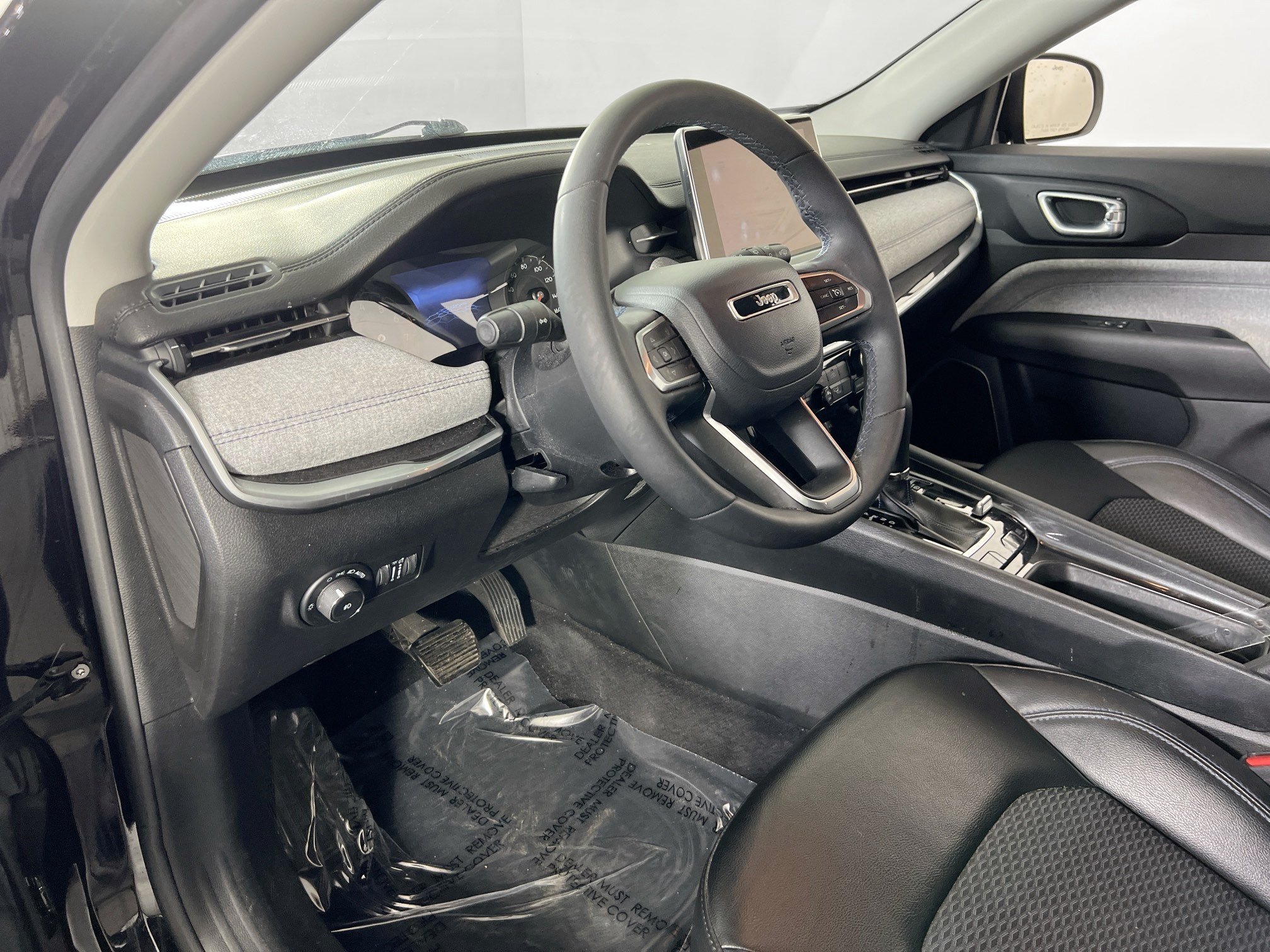 Used 2022 Jeep Compass Latitude AWD/4WD image 9