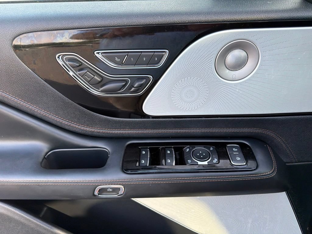 Certified 2025 Lincoln Aviator Black Label AWD/4WD image 27