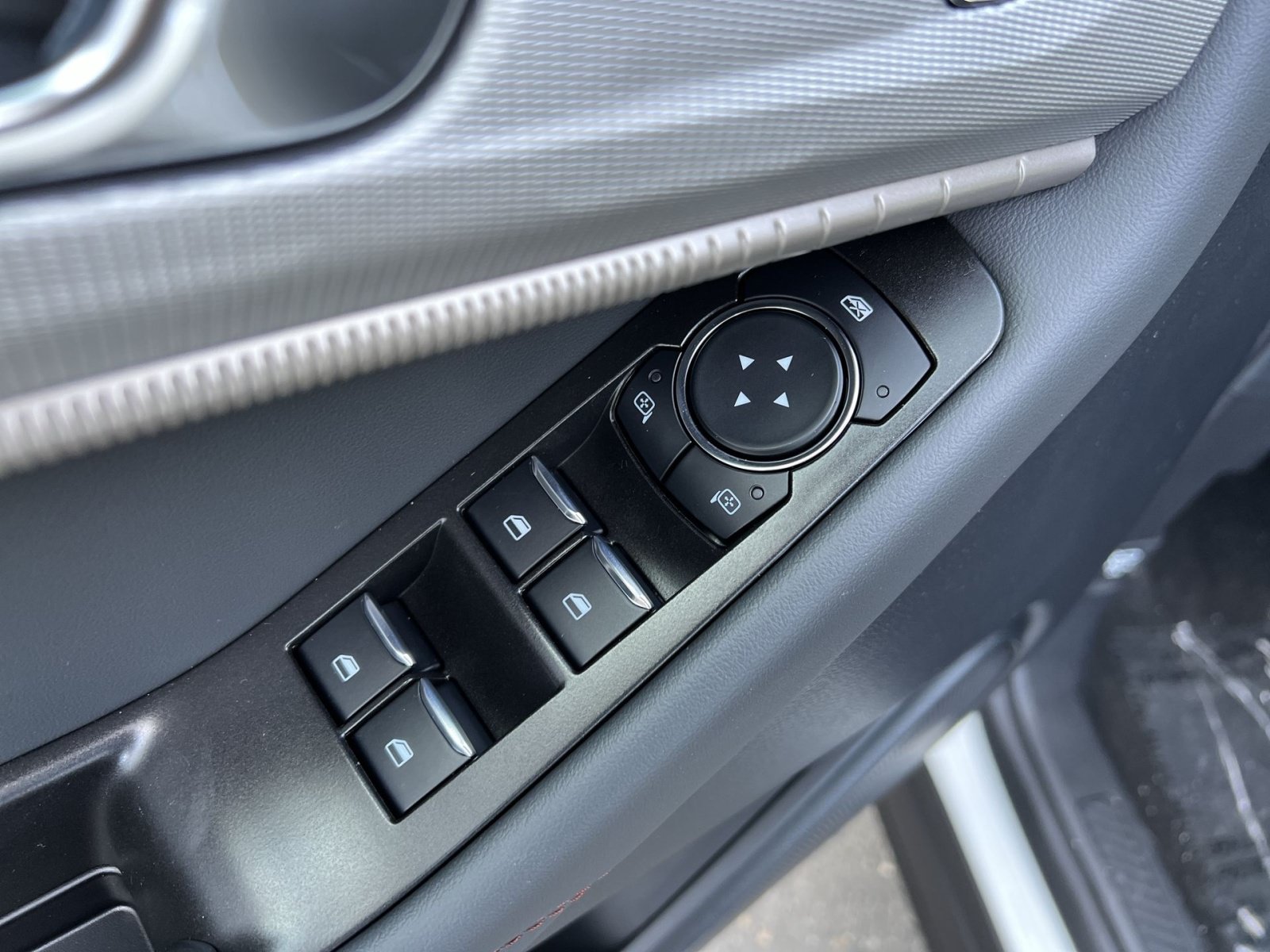 New 2026 Ford Explorer Active AWD/4WD image 15