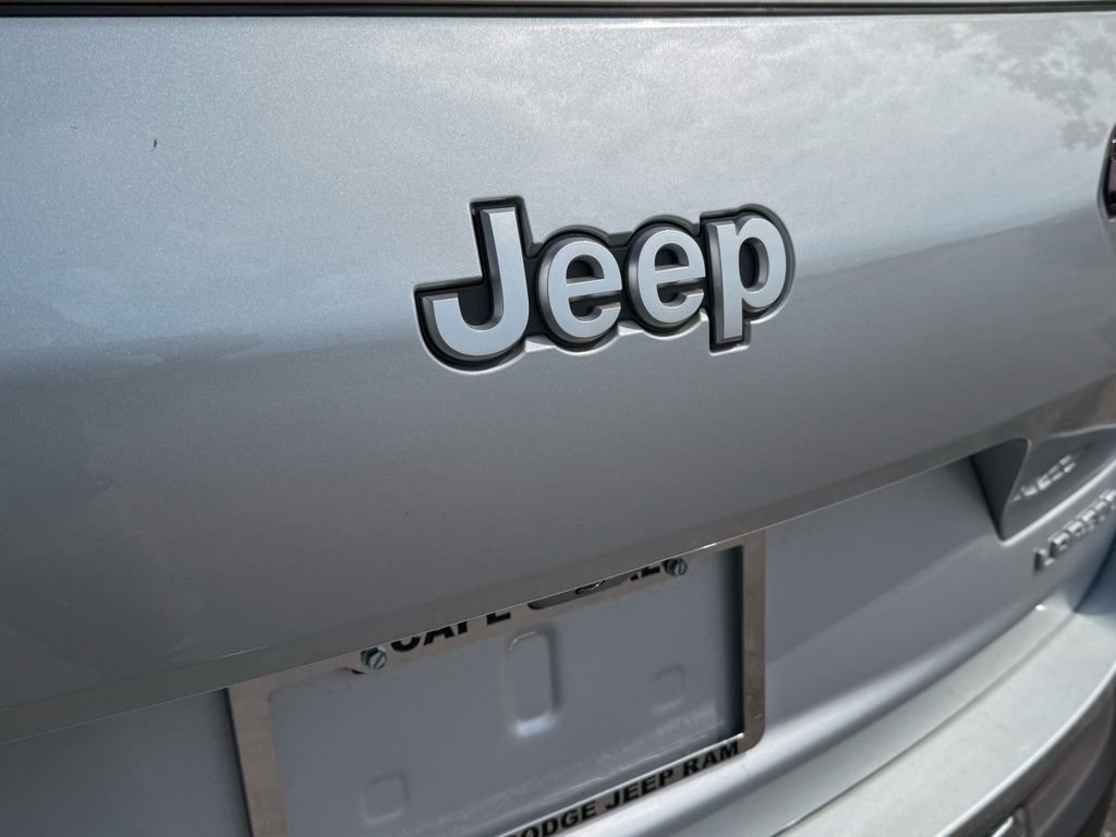 New 2026 Jeep Grand Cherokee L Laredo image 33