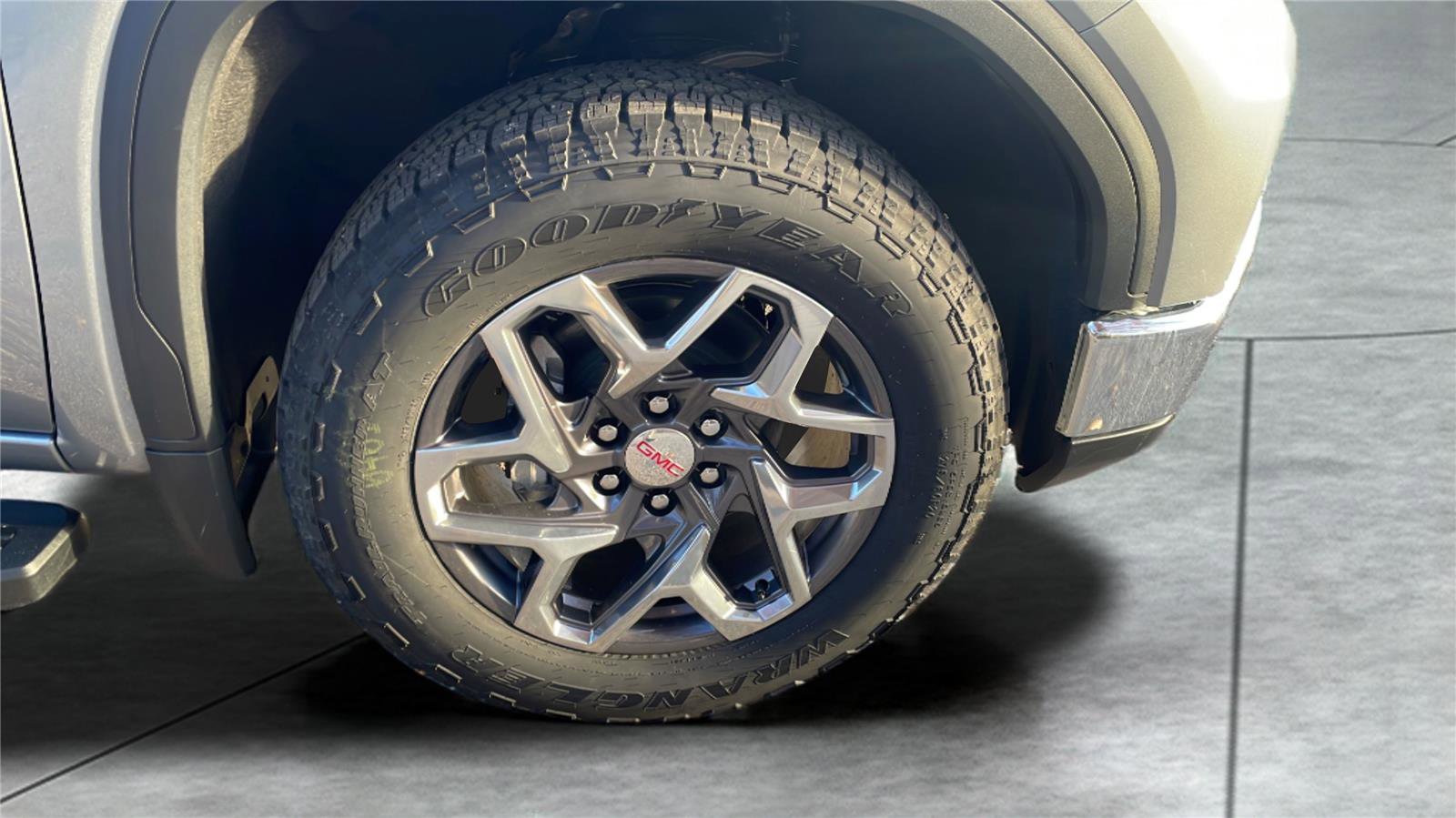 New 2026 GMC Sierra 1500 SLE image 23