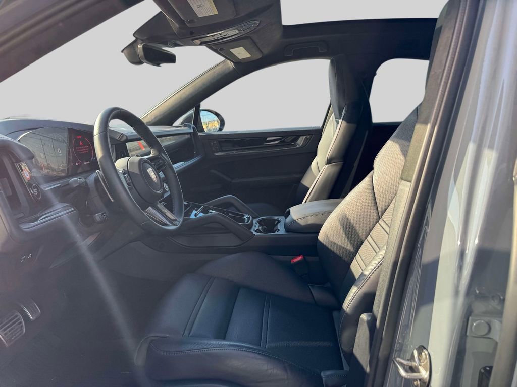 Used 2025 Porsche Cayenne GTS image 12