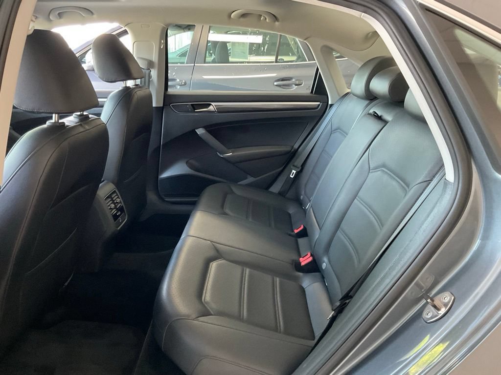 Used 2017 Volkswagen Passat 1.8T SE FWD image 20