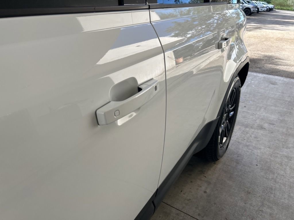 Used 2024 Land Rover Defender 110 S image 17