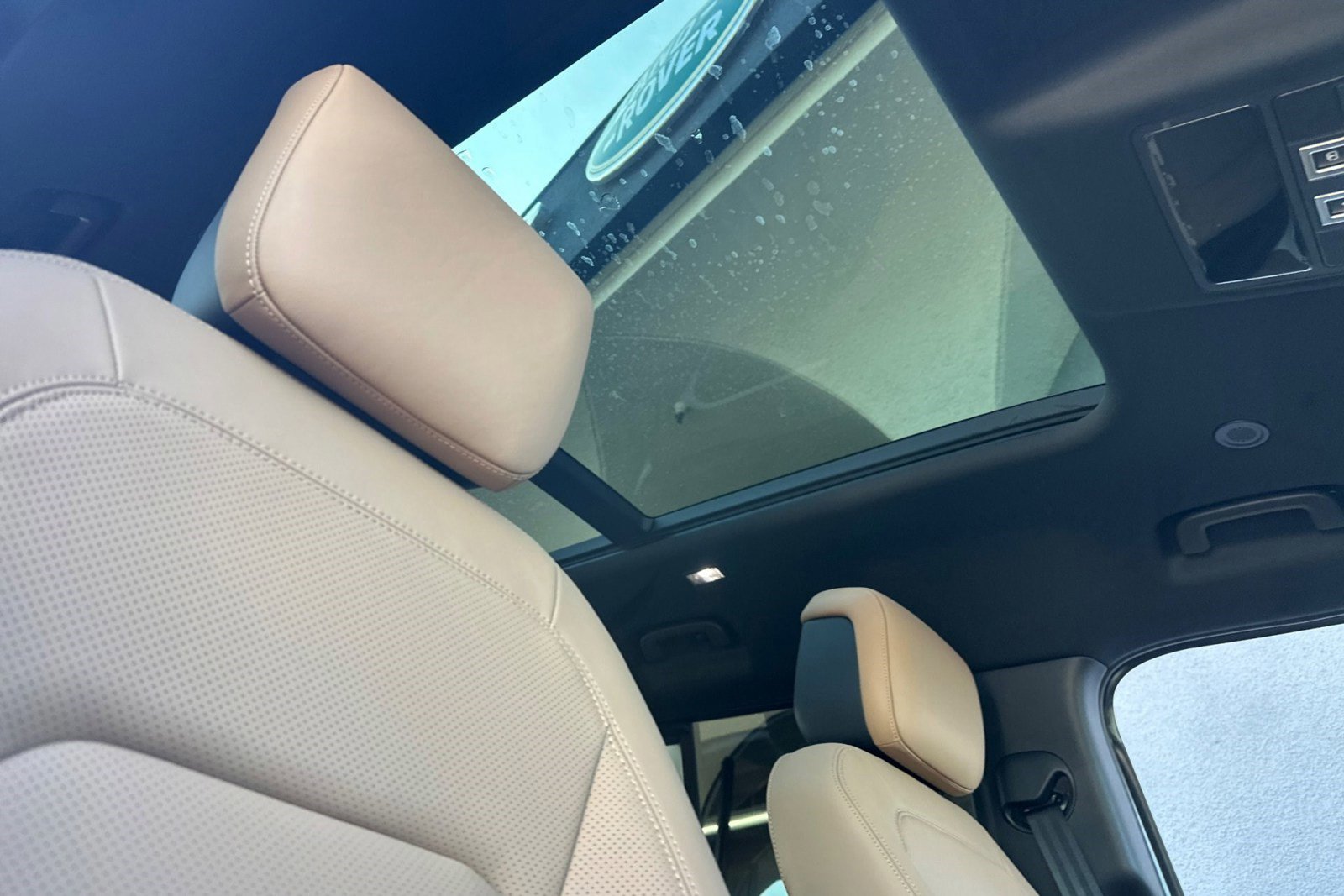 New 2026 Land Rover Defender 130 X-Dynamic SE image 23