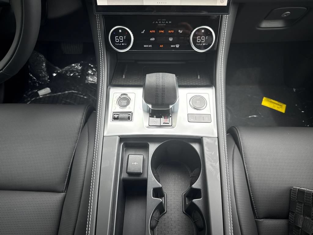 Used 2026 Jaguar F-PACE R-Dynamic S AWD/4WD image 25