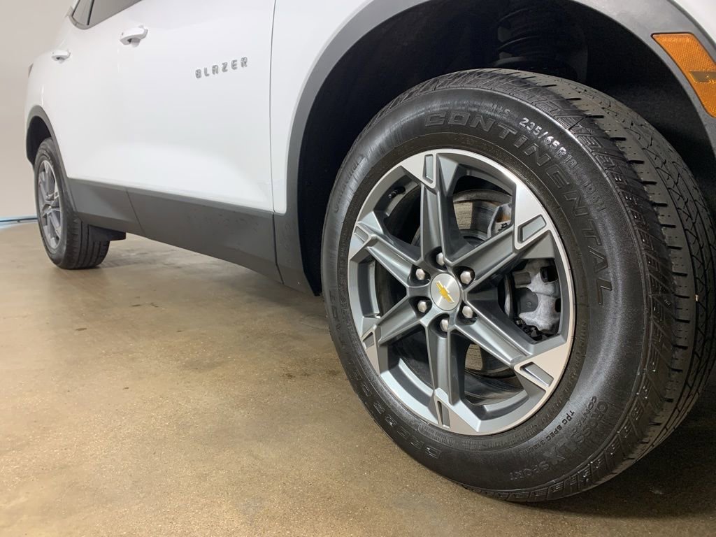 Used 2023 Chevrolet Blazer LT image 6