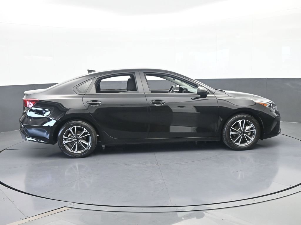 Used 2024 Kia Forte LXS w/ LXS Technology Package FWD image 7