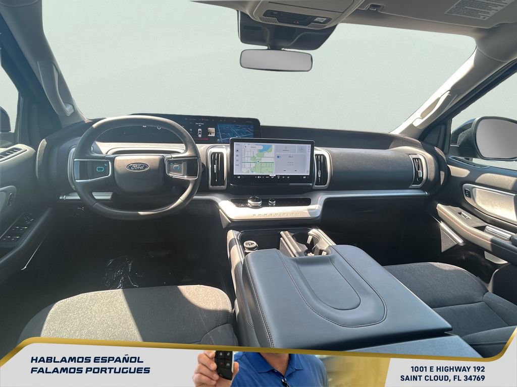 Used 2025 Ford Expedition Active image 26