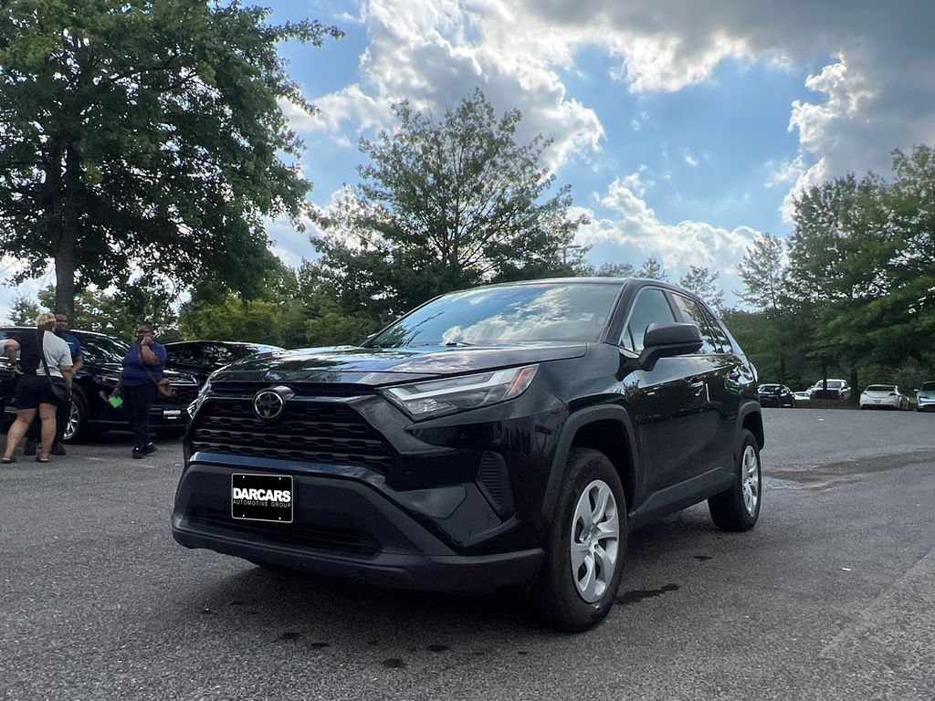 Used 2025 Toyota RAV4 LE AWD/4WD image 32