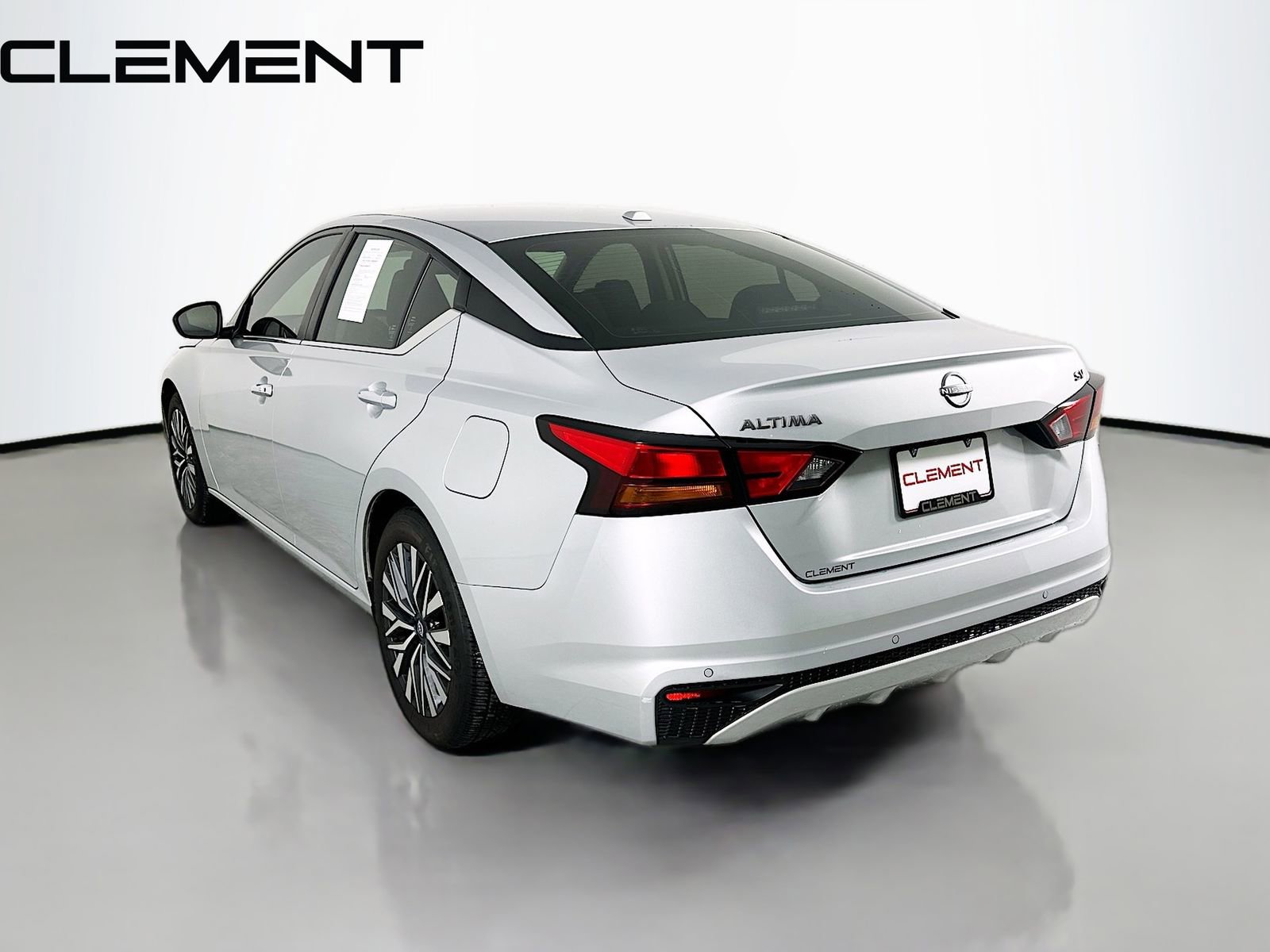 Used 2024 Nissan Altima 2.5 SV image 10
