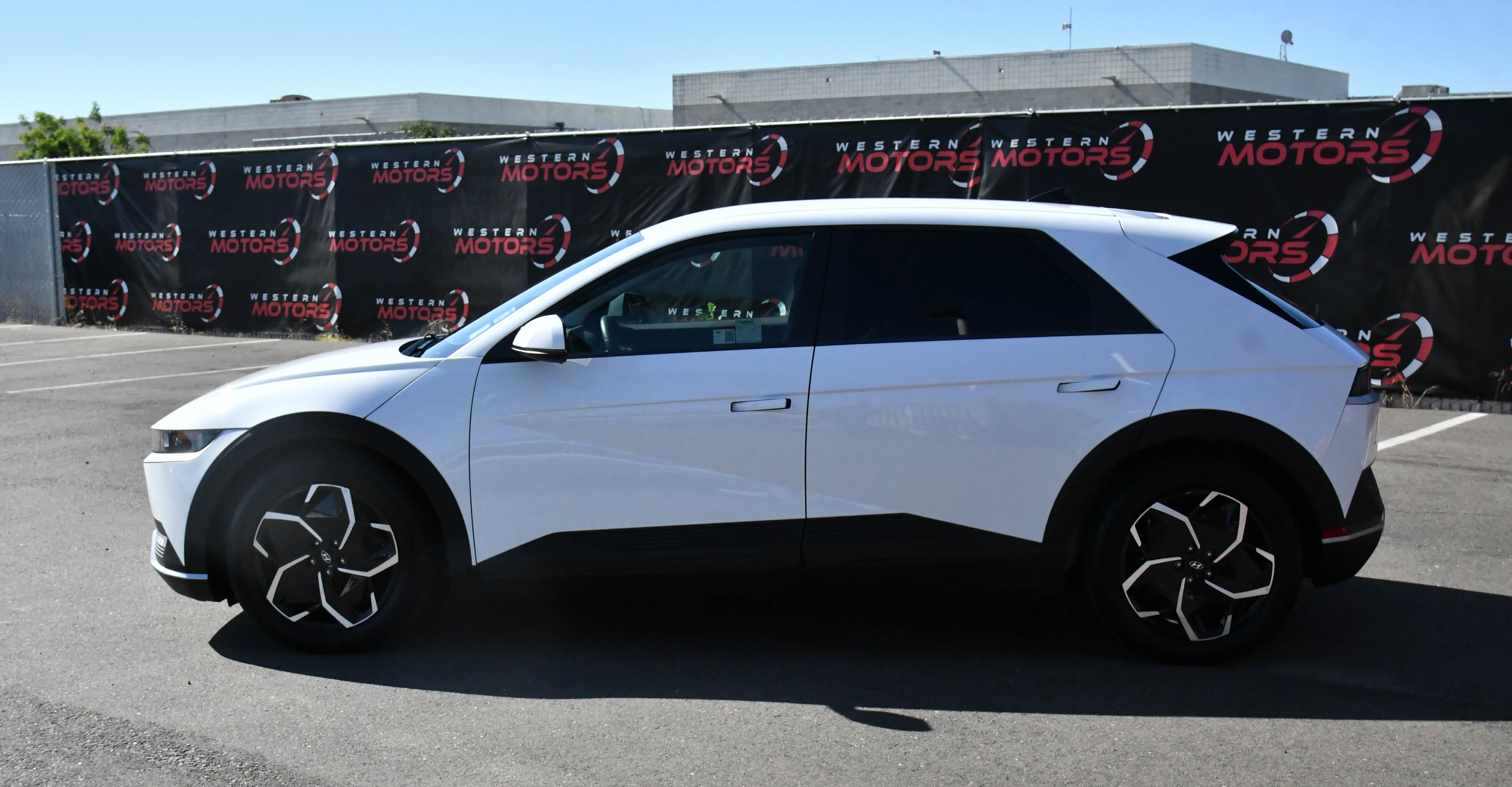 Used 2024 Hyundai Ioniq 5 SE image 4