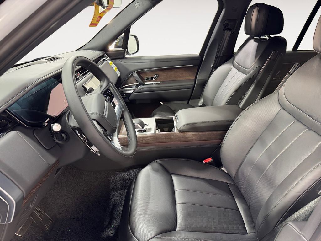 New 2025 Land Rover Range Rover SE image 9