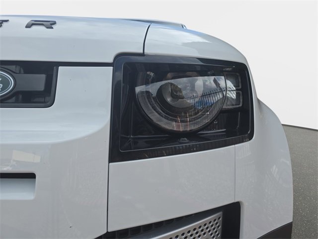 Used 2024 Land Rover Defender 110 S image 31