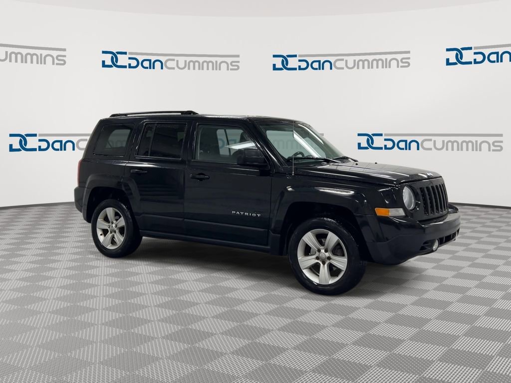 Used 2016 Jeep Patriot Latitude image 2